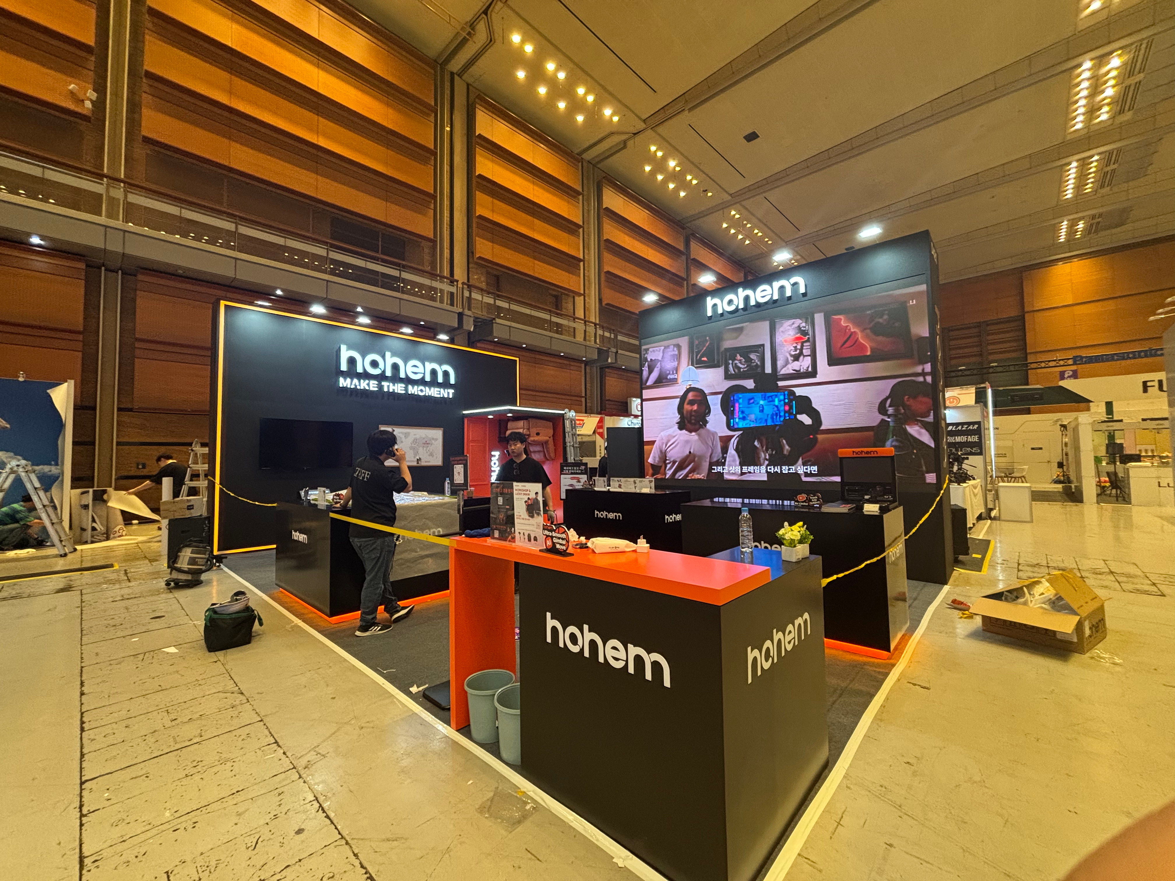 HOHEM / KOBE 2025 exhibition stand — onsite